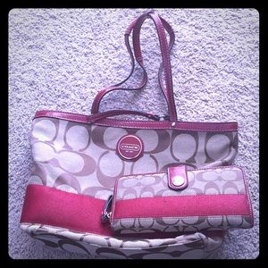 AUTHENTIC Coach Purse w/ Matching Wallet